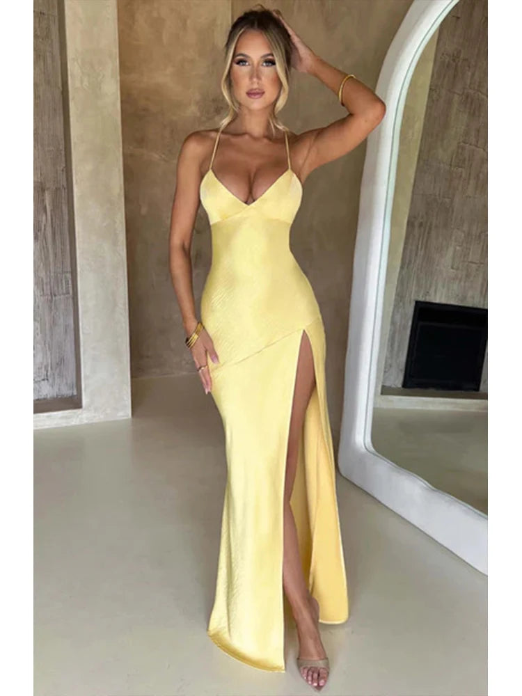 Élan de Minuit – Satin Open-Back Gown