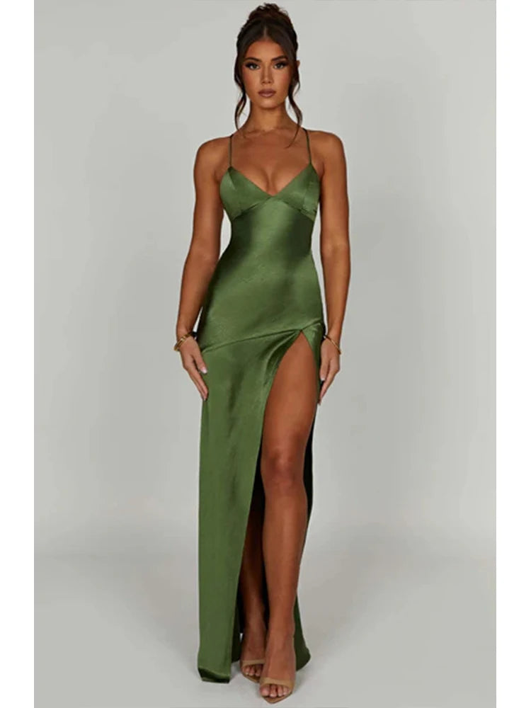Élan de Minuit – Satin Open-Back Gown