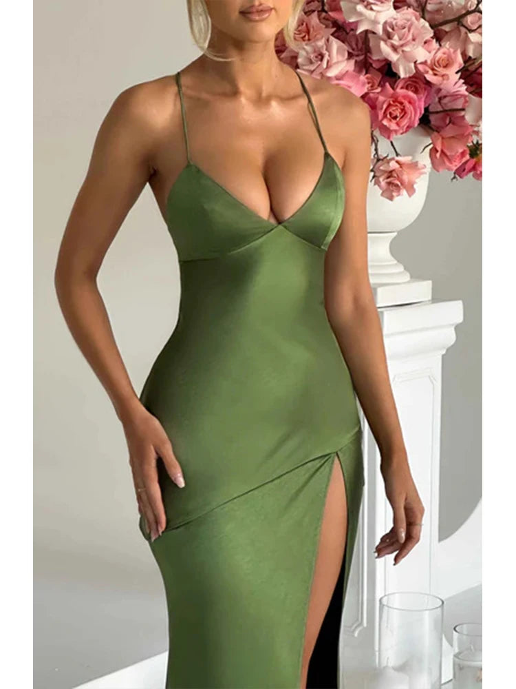 Élan de Minuit – Satin Open-Back Gown