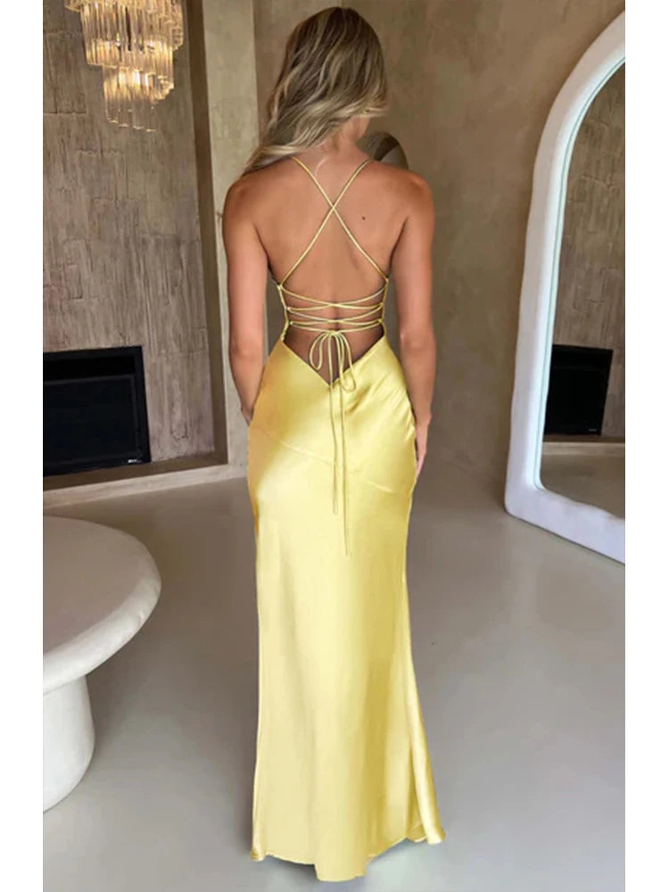 Élan de Minuit – Satin Open-Back Gown