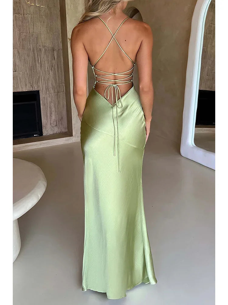 Élan de Minuit – Satin Open-Back Gown