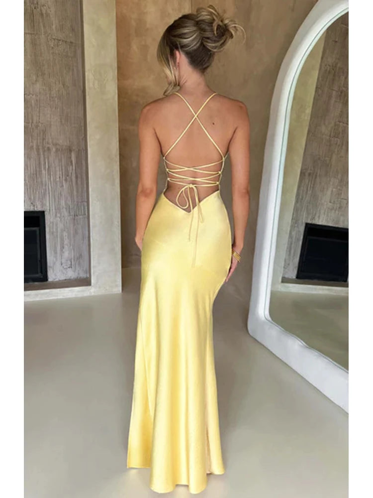 Élan de Minuit – Satin Open-Back Gown
