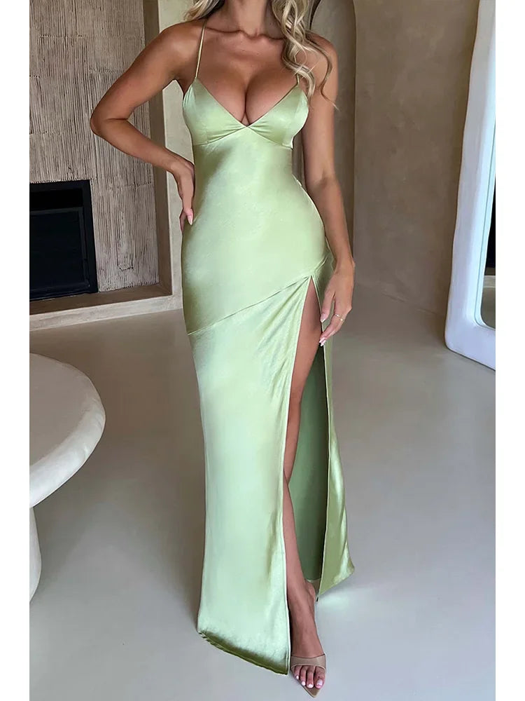 Élan de Minuit – Satin Open-Back Gown