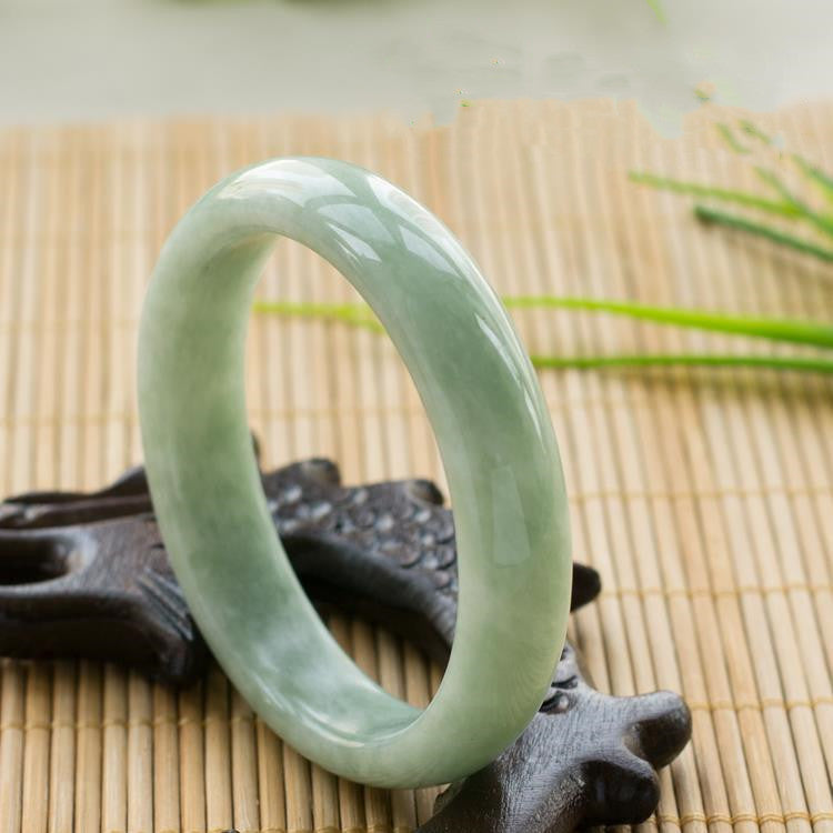 Natural Green Jade Bangle