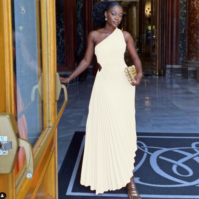 Diagonal Sleeveless Pleated Dress