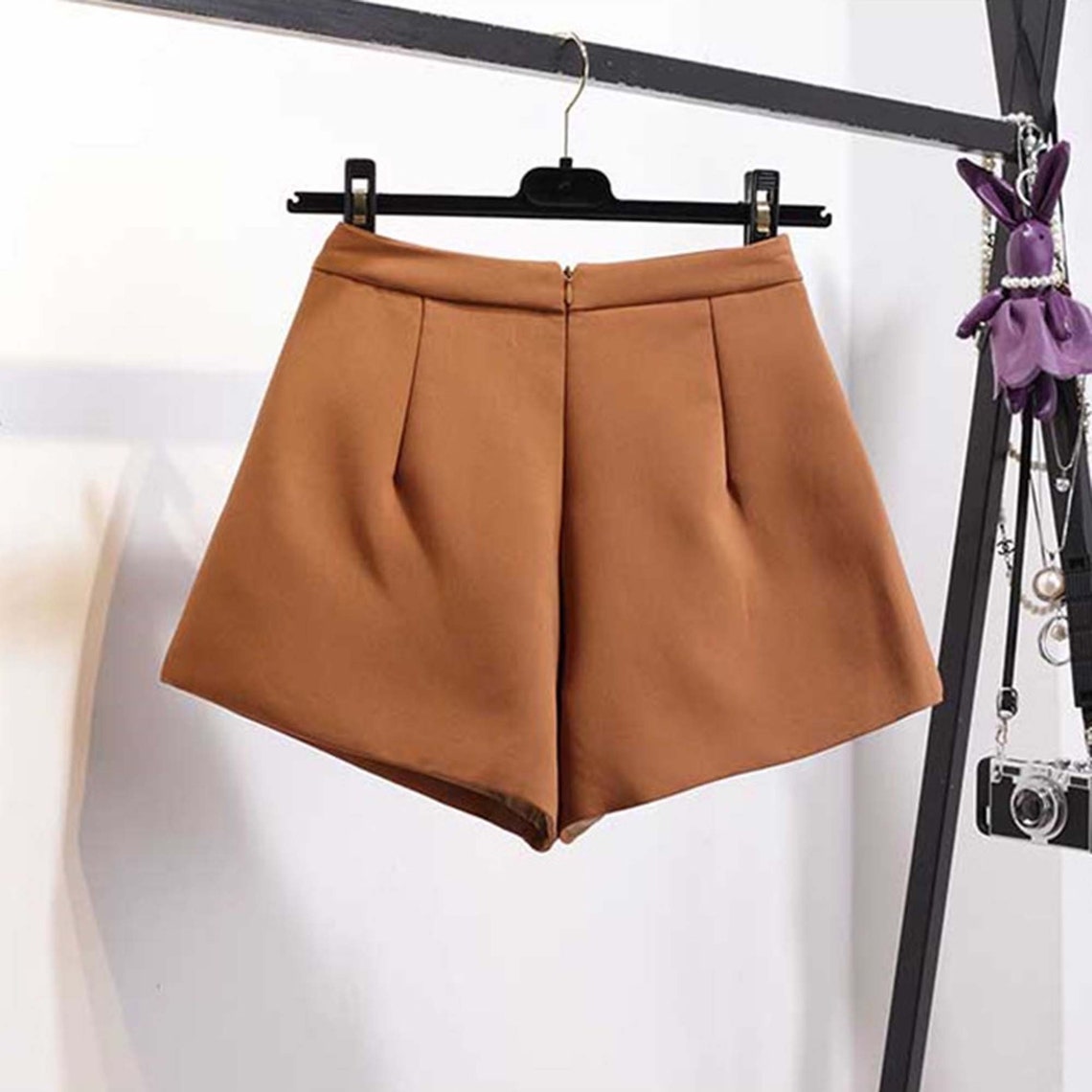 Stylish Single Button Belt Style Wide Leg Shorts