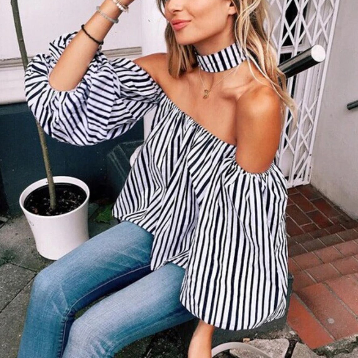 Elegant Off Shoulder Printed Stripes Top With Choker